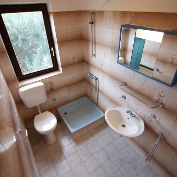 Bathroom / WC, Villa Badurina, Mesites Croatia Praha