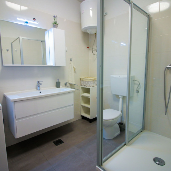 Bathroom / WC, Villa Kata, Mesites Croatia Praha